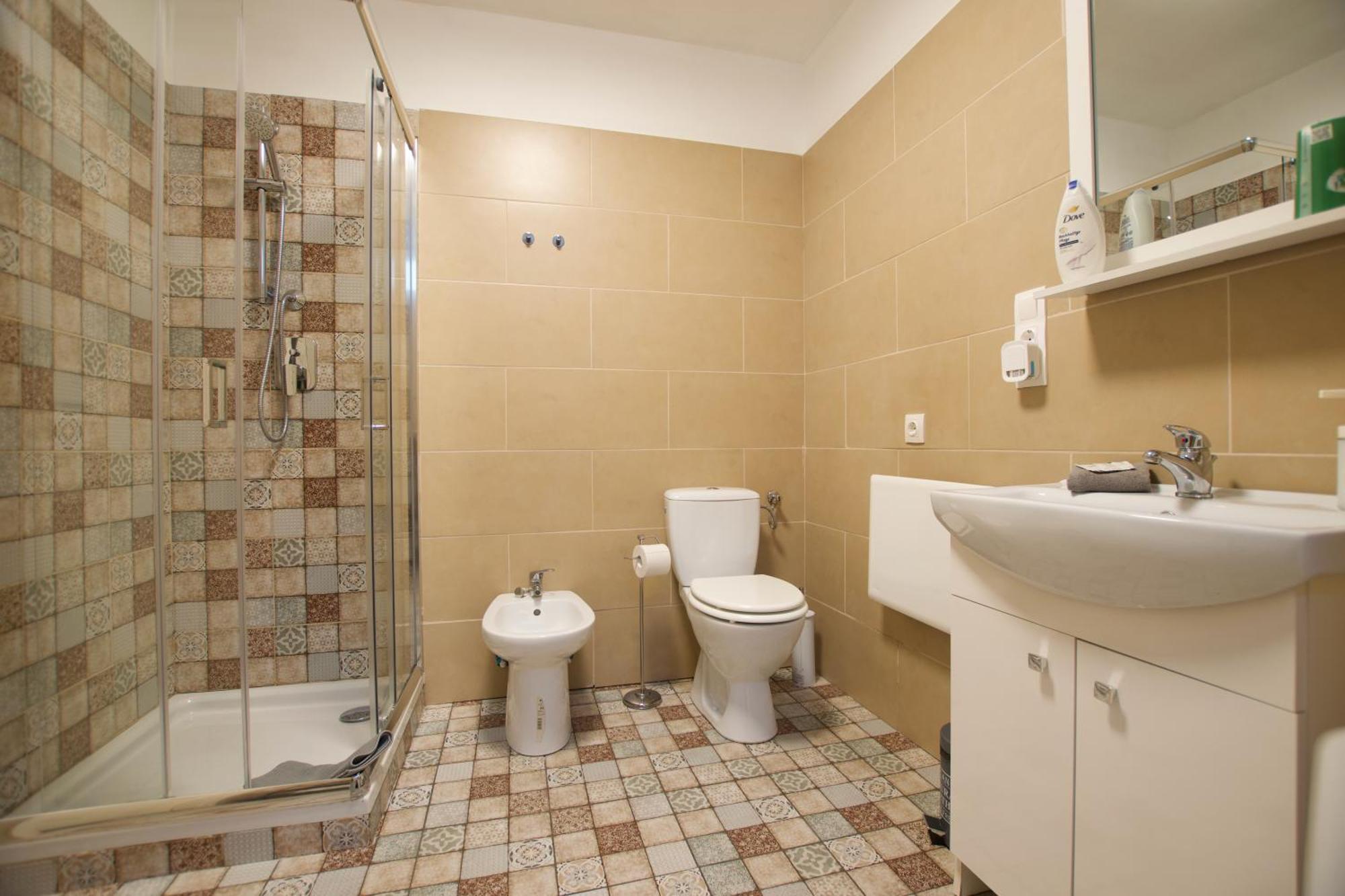 Studio Apartment By Hi5- Rozsa Street Budapest Esterno foto