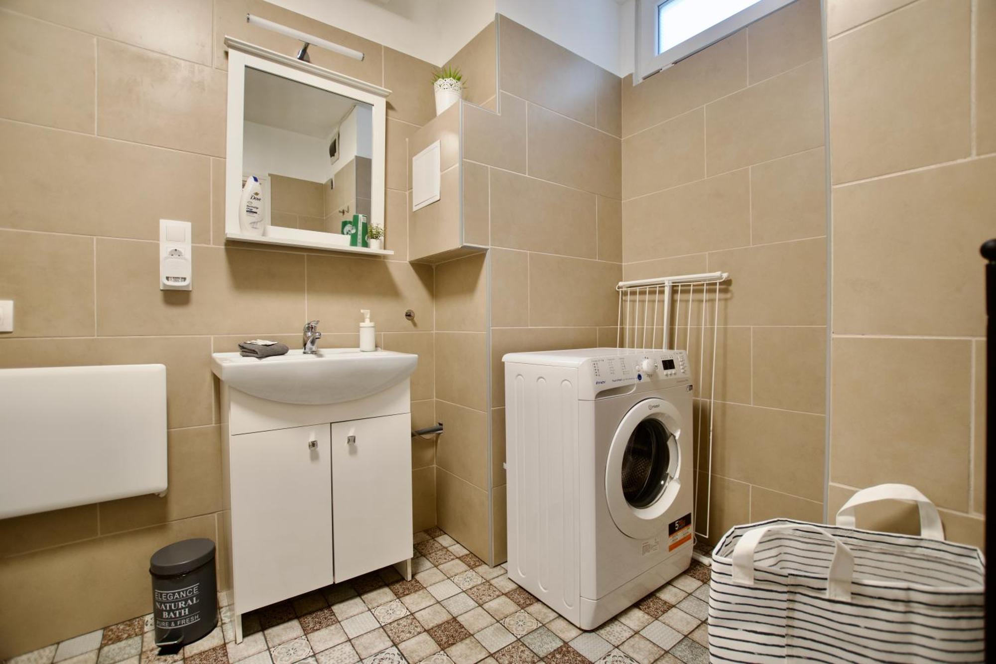 Studio Apartment By Hi5- Rozsa Street Budapest Esterno foto